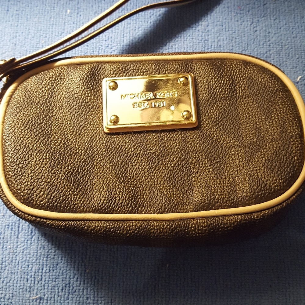 Wristlet